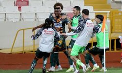 Alanyaspor bir puanı uzatmalarda kurtardı 