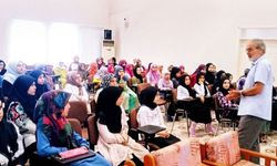 Alanya’ya gelen ünlü yazardan gençlere tavsiye