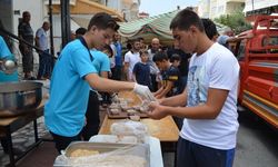 ALİMDER aşure dağıttı