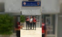 Aranan hükümlü baba evinde yaklandı