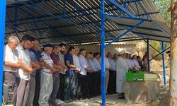 AK Partili Sena Nur Çelik’in babaannesi son yolculuğuna uğurlandı