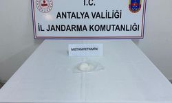 Alanya'da çorap içerisine saklanmış uyuşturucu ele geçirildi