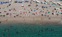 Alanya sahillerinde hafta sonu yoğunluğu yaşanıyor