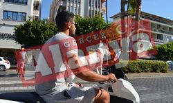 Alanya’da motosiklet sürücüsünden tehlikeli yolculuk