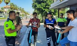 Alanya’da polis kurallara uymayan scooter sürücülerine ceza kesti