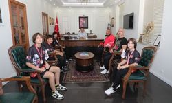 Muaythai şampiyonlarından Kaymakam Ürkmezer’e ziyaret