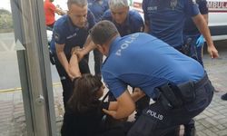 Alanya'da bir erkeği bıçakla kovalayan kadın polisi görünce intihara kalkıştı | VİDEO HABER