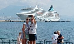 Artania Alanya'ya 835 turist getirdi | VİDEO HABER