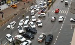 Alanya’da yağmur yağdı böyle oldu: Trafik felç! | VİDEO HABER