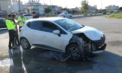 Aynı noktada 2 saat arayla iki trafik kazası güvenlik kamerasında | VİDEO HABER