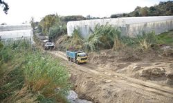 Elikesikte yol Payallar’da dere ıslah çalışması devam ediyor