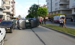 Park halindeki araca çarpan otomobil takla attı