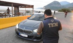 Polis, korsan taksiye geçit vermedi