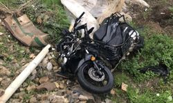 Alanya'da elektrik direğine çarpan motosikletin sürücüsü öldü