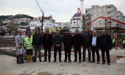 Başkan Yücel Cuma Pazarı’nda çalışmaları yerinde inceledi