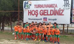 Alanyaspor U12 ve U13 takımı şampiyon oldu
