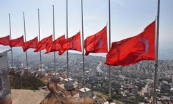 Deprem nedeniyle 7 günlük milli yas ilan edildi