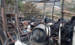 Alanya'nın komşusunda soba bacasından sıçrayan kıvılcım çatıyı küle döndürdü