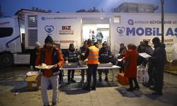 Antalya Büyükşehir Belediyesi 10 gündür depremzedelerin yanında