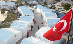 Antalya Büyükşehir Belediyesi deprem bölgesinde yaraları sarmak için canla başla mücadele ediyor