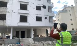 Antalya Büyükşehir Belediyesi ekipleri sahada hasar tespit çalışmalarını sürdürüyor