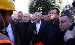 Başkan Muhittin Böcek, CHP Genel Başkanı Kılıçdaroğlu ile deprem bölgesinde