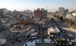 Deprem esnasında yıkılan binalar kamera kayıtlarında | VİDEO HABER