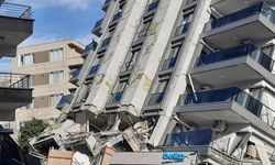 Depremde yıkılan binaların içinde kurtarılmayı beklediler