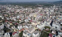 Depremin ortasındaki bu ilçedeki tek bina bile yıkılmadı