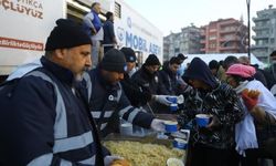 Depremzedeler için her gün 70 bin kişilik sıcak yemek