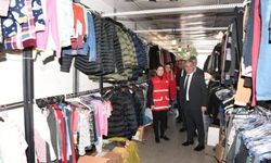 Giyim tırları depremzedelerin kaldıkları otellere gönderildi
