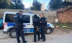 Hırsızlık şüphelisi kendisini asansör dairesine kilitledi