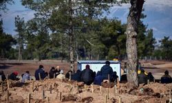 Kahramanmaraş acısını toprağa gömüyor