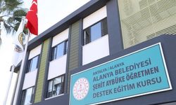Alanya Belediyesi’den üniversiteye hazırlanan depremzede öğrencilere ücretsiz etüt desteği