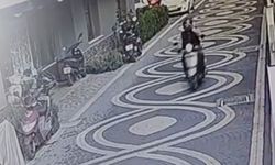 Alanya’da motosiklet hırsızlığı güvenlik kamerasına yansıdı