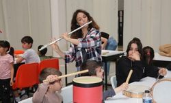 Depremin yaralarını sanat ve sporla sarıyorlar