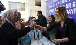 Depremzede kadınlara hijyen paketi