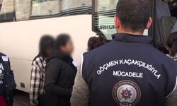 Hamamda kaçak çalışanlara polis baskını