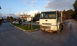 Kamyonun çarptığı otomobil, 50 metre ileride durabildi