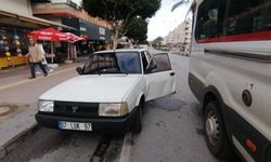 Park ettiği otomobilin kapısını açtı, hastanelik oldu | VİDEO HABER