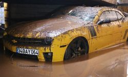 Sele teslim olan Şanlıurfa’da otoparklar araç mezarlığına döndü