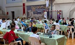 Alanya'da satranç turnuvası'nda kıyasıya rekabet