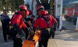 Dağlık alana düşen paraşütçü jandarma helikopteriyle kurtarıldı