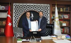 TDV, Alanya’daki 3 hayırsevere takdir belgesi gönderdi