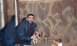 Yavru kediyi boğulmaktan kurtardı