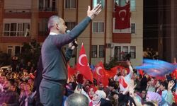 AK Parti Seçim Ofisi'nde Kuddusi Müftüoğlu kalabalığa hitap etti | 'Alanya'ya önemli mesafeler kat ettireceğiz'