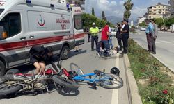 Alanya'nın komşusunda motosikletle bisiklet çarpıştı: 2 yaralı