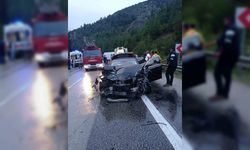 Isparta-Antalya karayolunda zincirleme kaza: 1 ölü, 4 yaralı