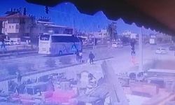 Karayolunda korku dolu anlar: Bariyere çarparak durabildi | VİDEO HABER