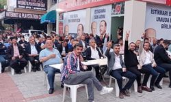 MHP İlçe Seçim Ofisi'nde bekleyiş sürüyor